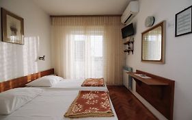 Apartments & Rooms Peranic