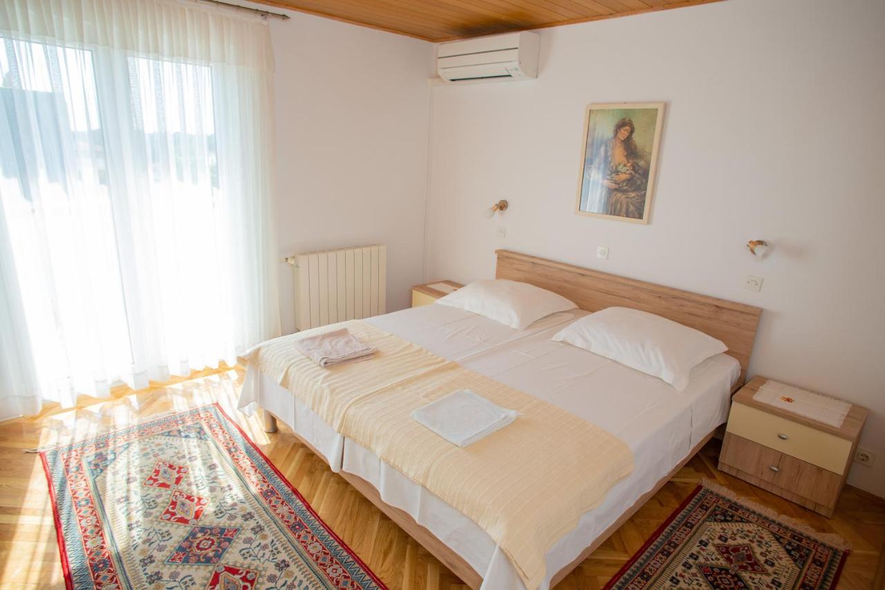 Apartments & Rooms Peranic Novalja Exterior photo