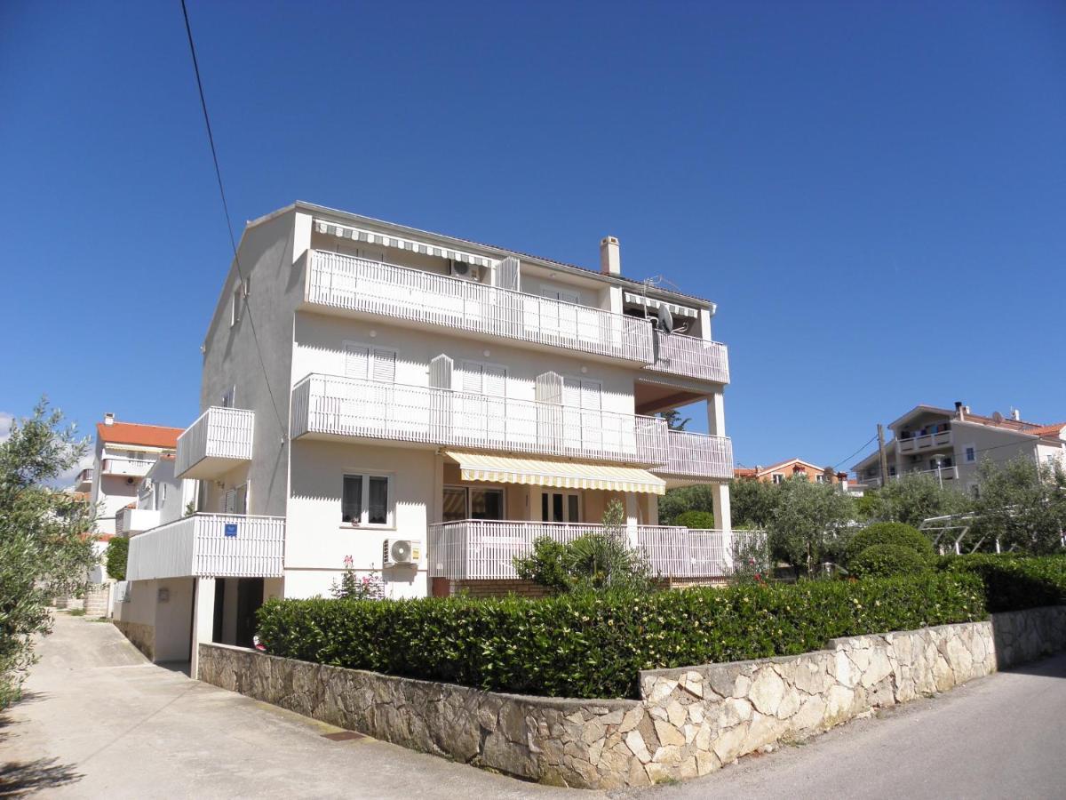 Apartments & Rooms Peranic Novalja Exterior photo