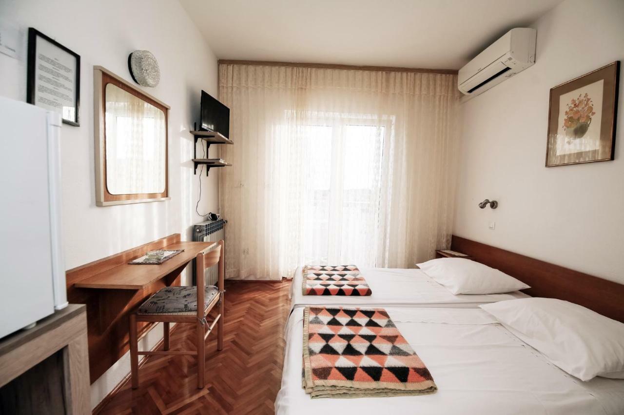 Apartments & Rooms Peranic Novalja Exterior photo